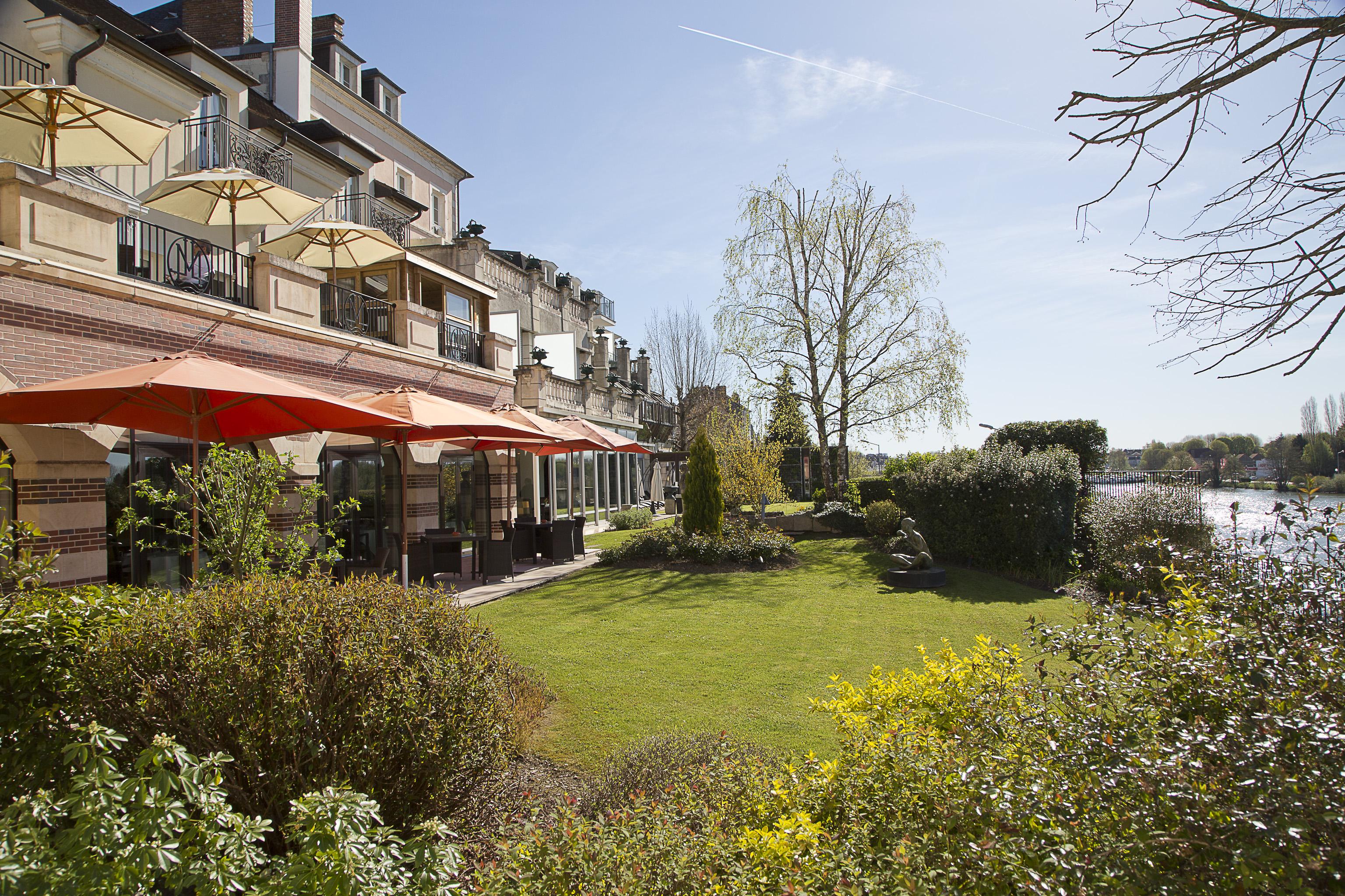 La Cote Saint Jacques Hotel Joigny Bagian luar foto