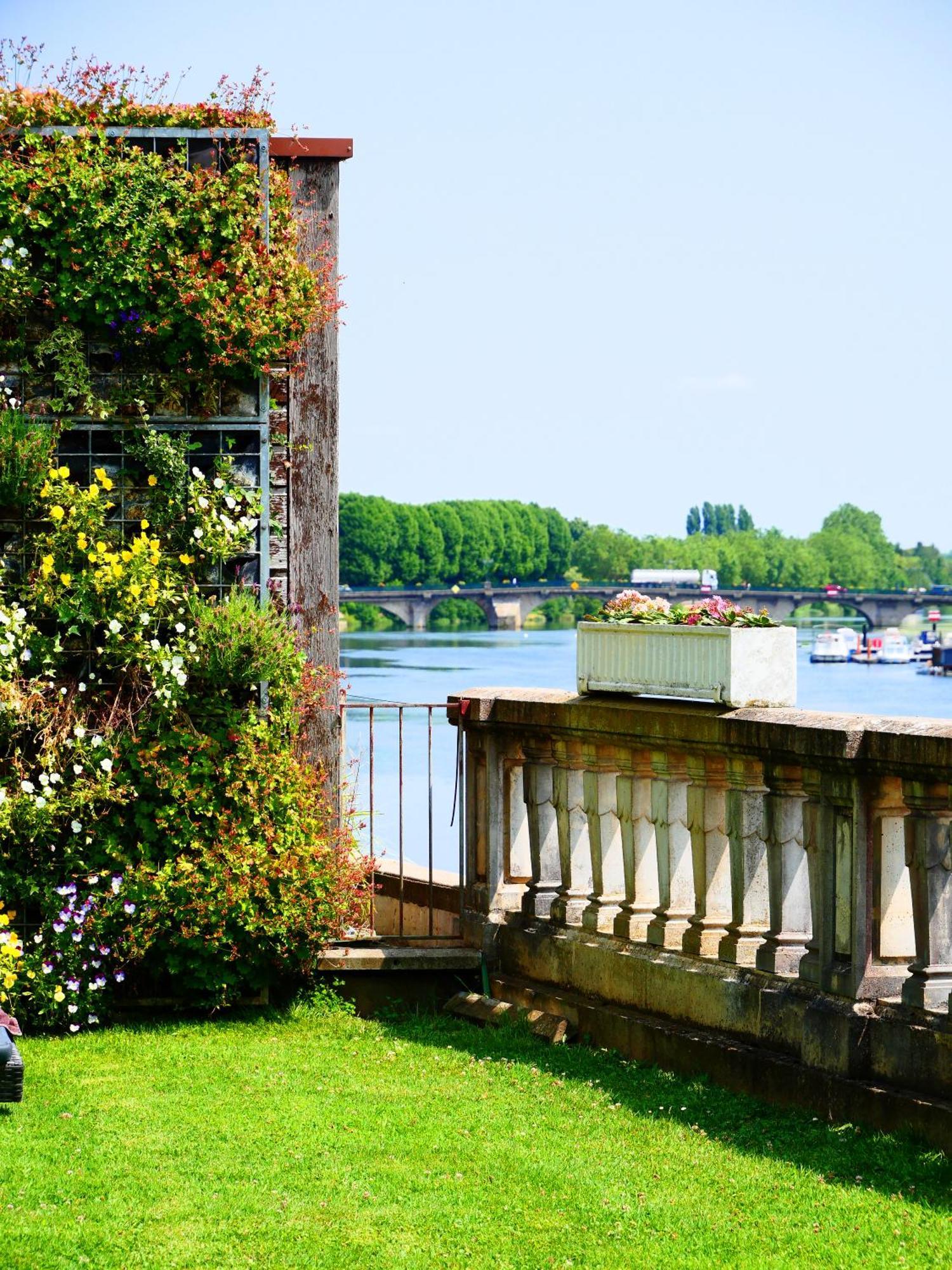 La Cote Saint Jacques Hotel Joigny Bagian luar foto