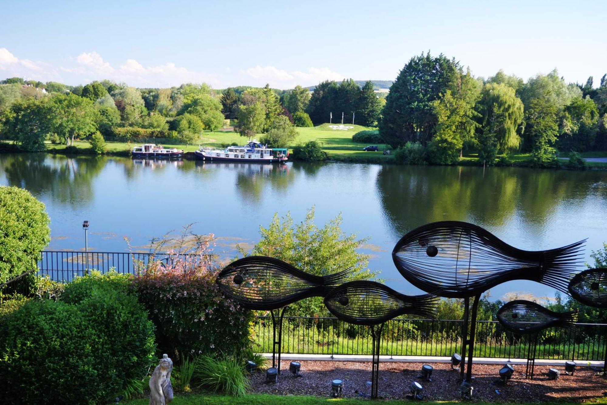 La Cote Saint Jacques Hotel Joigny Bagian luar foto